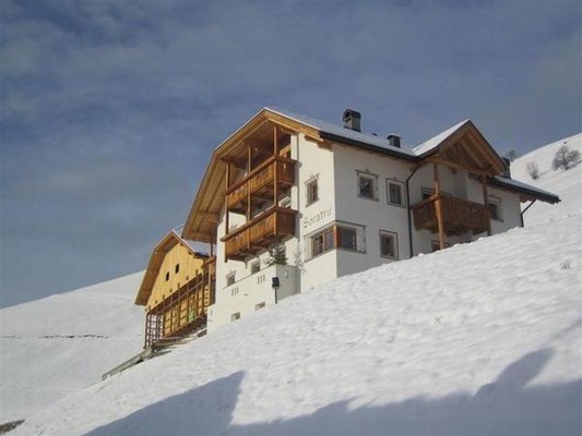 Foto esterno Appartamenti in agriturismo Soratrú