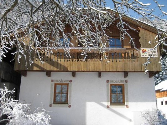 Foto Außenansicht Ferienwohnungen auf dem Bauernhof Ciasa Orzun