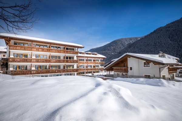 Photo exteriors Viktoria Family Hotel