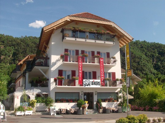 Photo exteriors Pension Flora