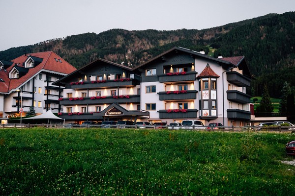 Photo exteriors Hotel Tannenhof