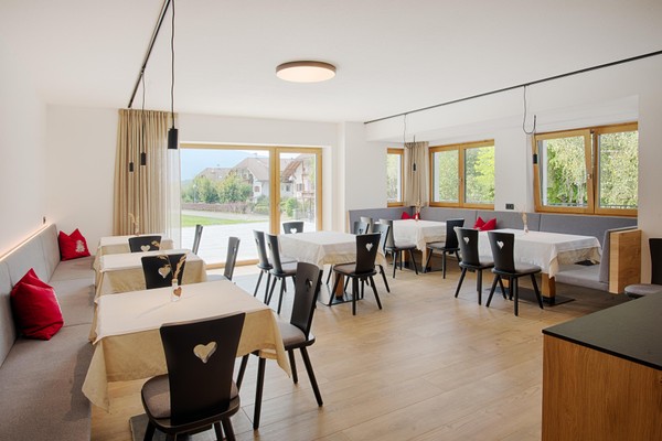 The restaurant Riscone / Reischach Apartment Lindenhof