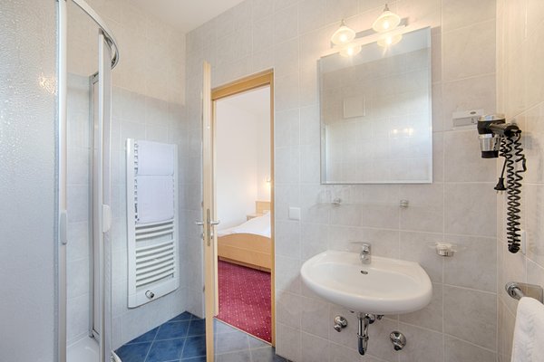 Photo of the bathroom B&B (Garni) Schorneck