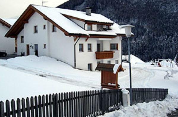 Foto invernale di presentazione Fuchshof - Appartamenti in agriturismo 3 fiori