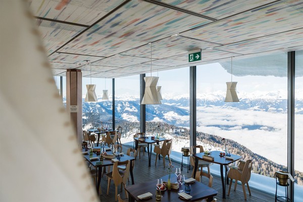 The restaurant Brunico / Bruneck Alpinn Food Space and Restaurant