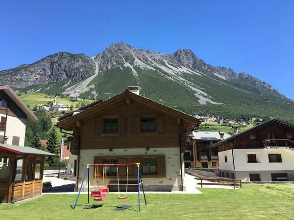 Foto esterno in estate Rosengarden Alpine Residence