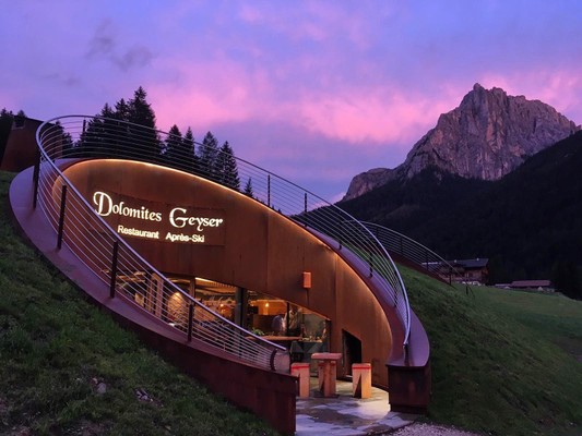 Photo exteriors Dolomites Geyser Restaurant Après Ski