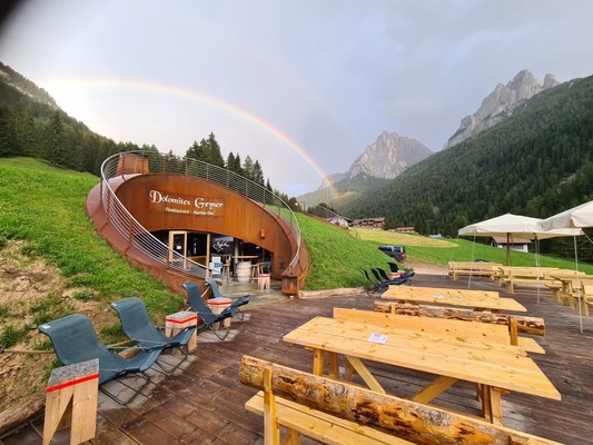 Photo exteriors Dolomites Geyser Restaurant Après Ski