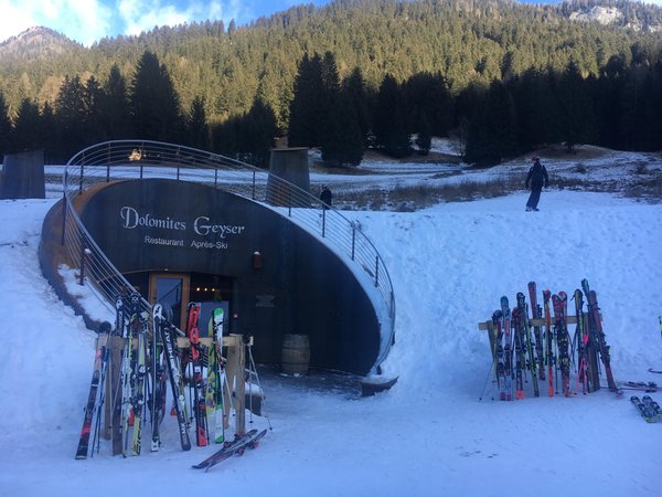 Winter Präsentationsbild Dolomites Geyser Restaurant Après Ski