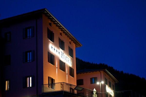 Foto esterno Hotel Cristallo