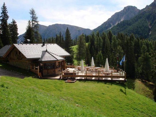Sommer Präsentationsbild Berghütte Ücia Bivacco