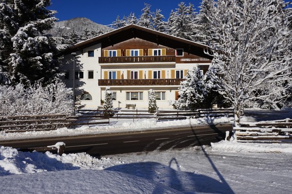 Foto Außenansicht Hotel Roland