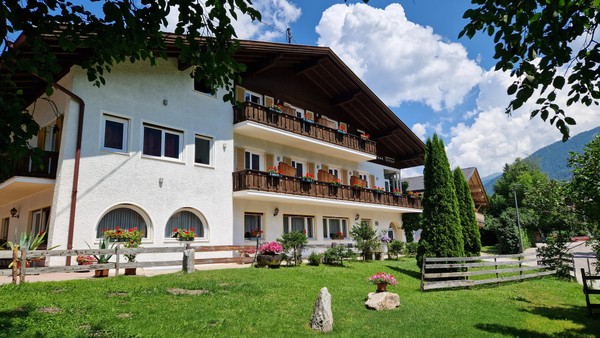 Foto esterno Hotel Roland