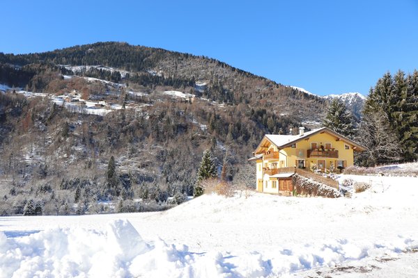 Foto Außenansicht im Winter Eco-Baita Natura Spensierata