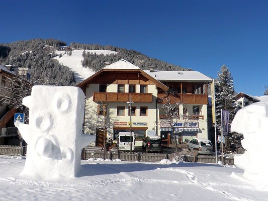 Foto Außenansicht Ferienwohnungen Dolomites & Dolasilla
