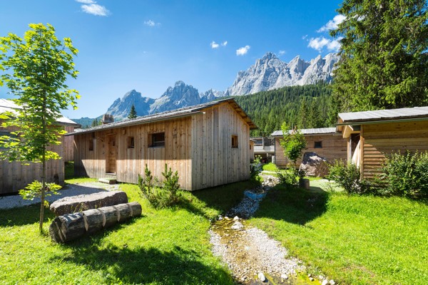 Foto Außenansicht Caravan Park Sexten - Glamping