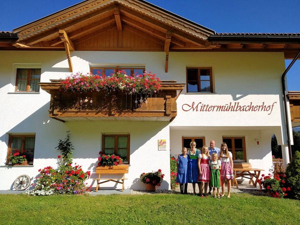 Sommer Präsentationsbild Ferienwohnungen auf dem Bauernhof Mittermühlbacherhof
