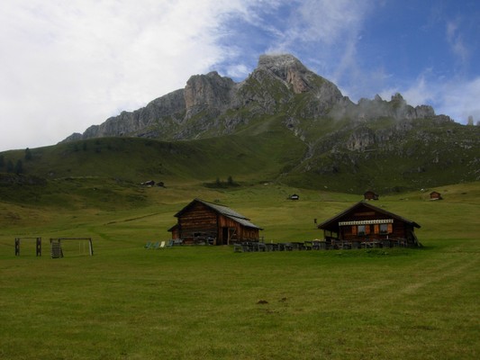 Photo exteriors Mountain hut Vaciara