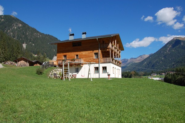 Foto Außenansicht Ferienwohnungen auf dem Bauernhof Steineggerhof