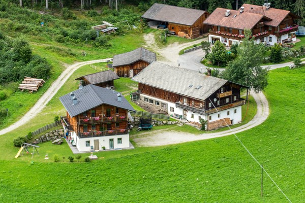 Photo exteriors Farmhouse apartments Steineggerhof