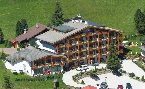 Foto Außenansicht Arthotel Anterleghes