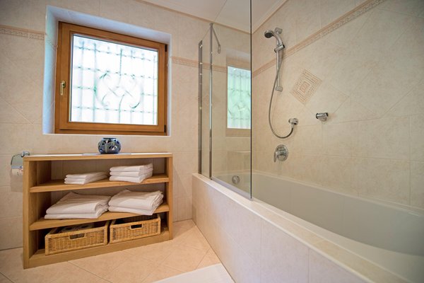 Foto vom Bad Ferienwohnung Chalet Prinoth