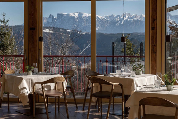 The restaurant San Genesio / Jenesien Saltus