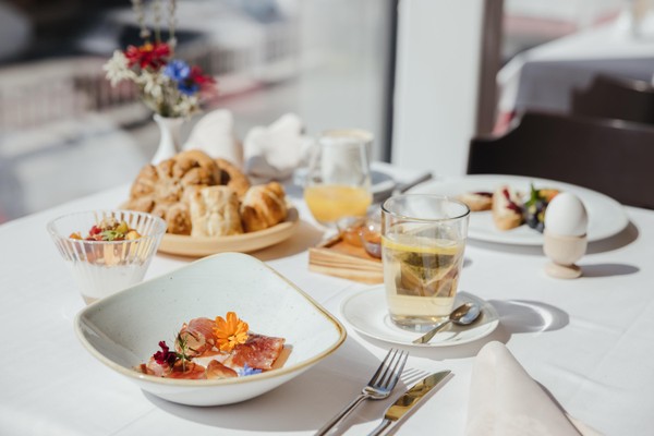 Das Frühstück Berghotel Sanví