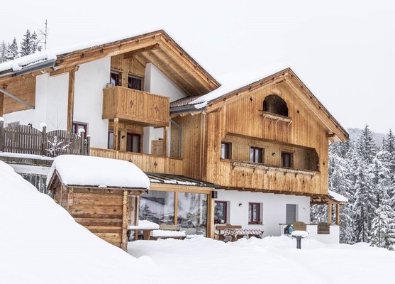 Photo exteriors Garni (B&B) + Apartments Ciasa Urban