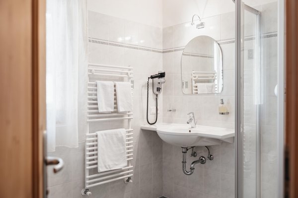 Photo of the bathroom Garni (B&B) + Apartments Ciasa Urban