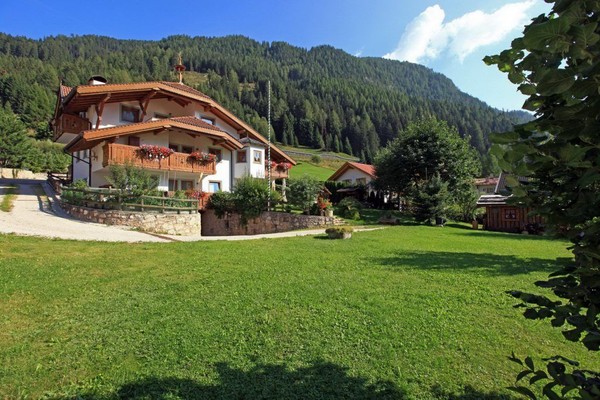 Foto esterno Bed & Breakfast Ciasa Weber