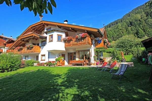Foto Außenansicht Bed & Breakfast Ciasa Weber