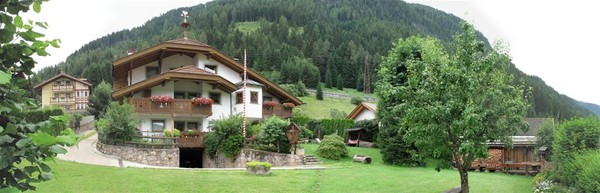 Foto esterno Bed & Breakfast Ciasa Weber