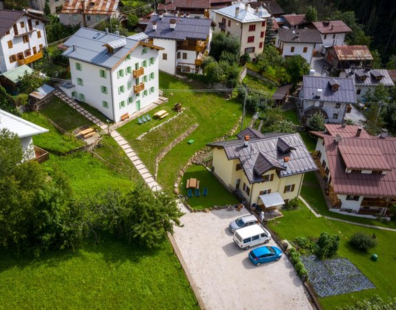 Foto esterno in estate Rocca Bruna Apartments