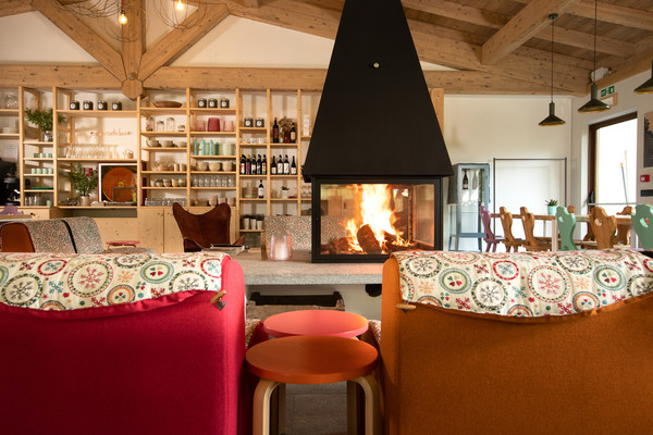 Die Gemeinschaftsräume Ostello Alpino - Alpine Adventure Base Camp