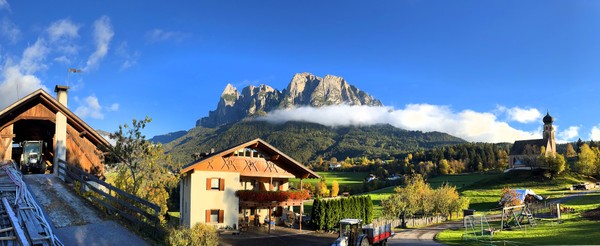 Photo exteriors Farmhouse B&B + Apartments Mesnerhof