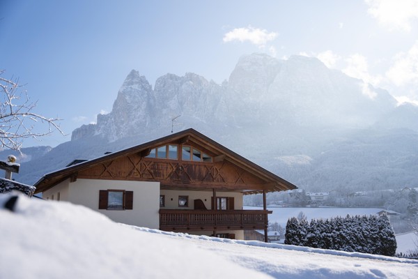 Photo exteriors Farmhouse B&B + Apartments Mesnerhof