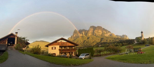 Foto Außenansicht B&B + Ferienwohnungen auf dem Bauernhof Mesnerhof