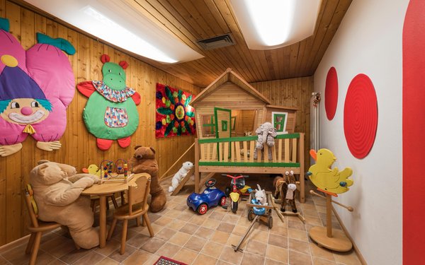 The children's play room Hotel Cavallino Bianco / Weisses Rössl
