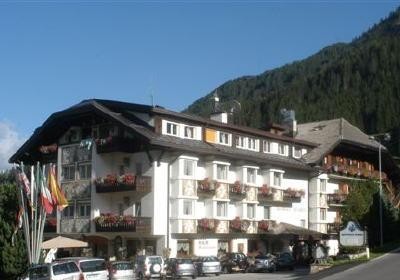 Foto Außenansicht Hotel Sporthotel Arabba