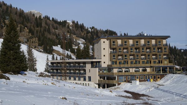 Foto Außenansicht im Winter Boè Sports & Nature Hotel