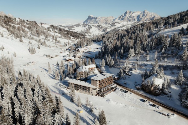 Foto Außenansicht Boè Sports & Nature Hotel