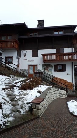 Foto invernale di presentazione Appartamenti Bassot Guerino