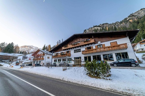 Foto Außenansicht Ferienwohnungen Stella Alpina