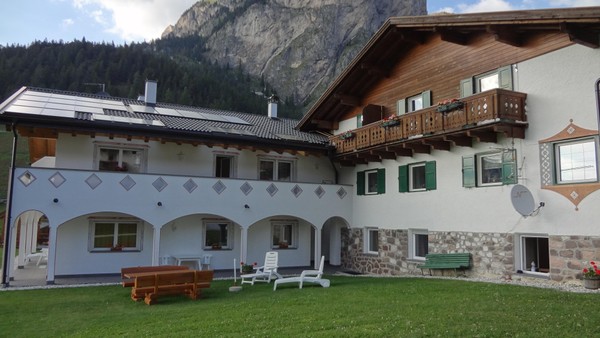 Photo exteriors Apartments Cësa Helene