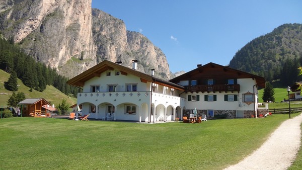 Photo exteriors Apartments Cësa Helene