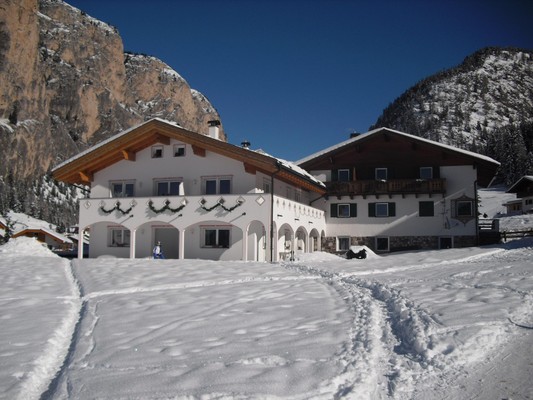 Foto Außenansicht Apartments Cësa Helene