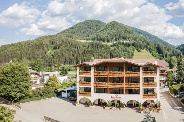 Sommer Präsentationsbild Hotel Alpenrose - Südtiroler Wirtshaushotel