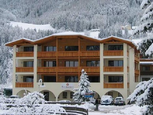 Foto Außenansicht Hotel Alpenrose - Südtiroler Wirtshaushotel