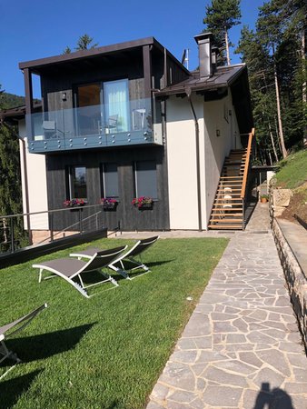 Foto esterno in estate Montanara Chalet